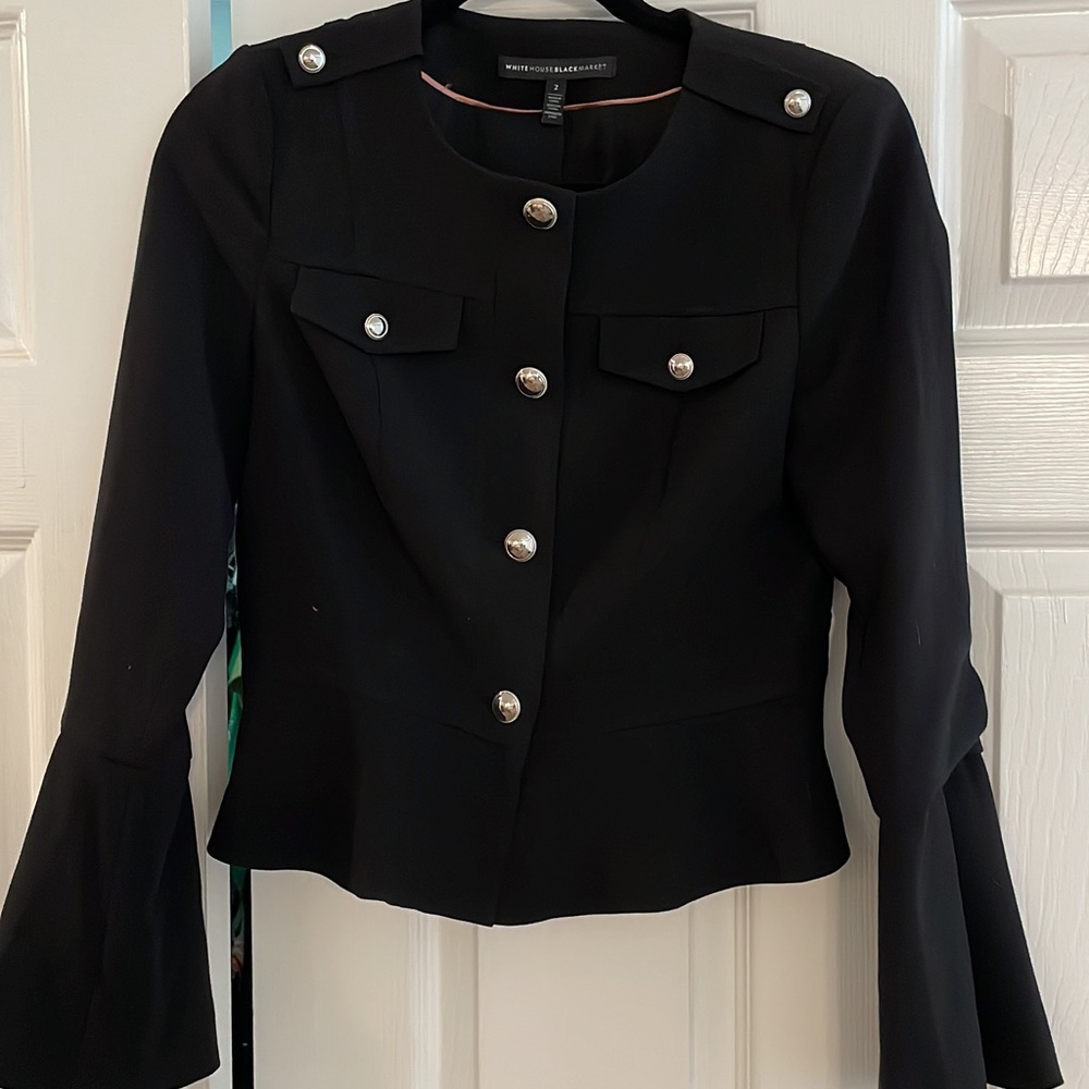 Cropped bell sleeve blazer